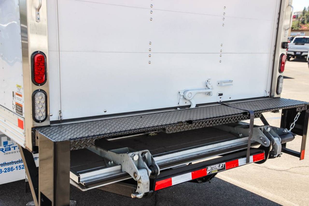 2024 Ford F-550 Super Duty Chassis Cab XL - Photo 8