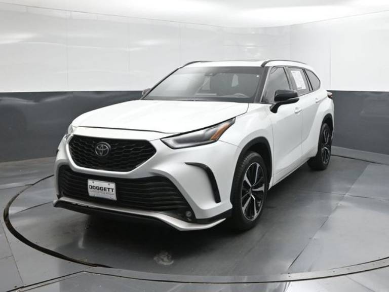 2022 Toyota Highlander XSE