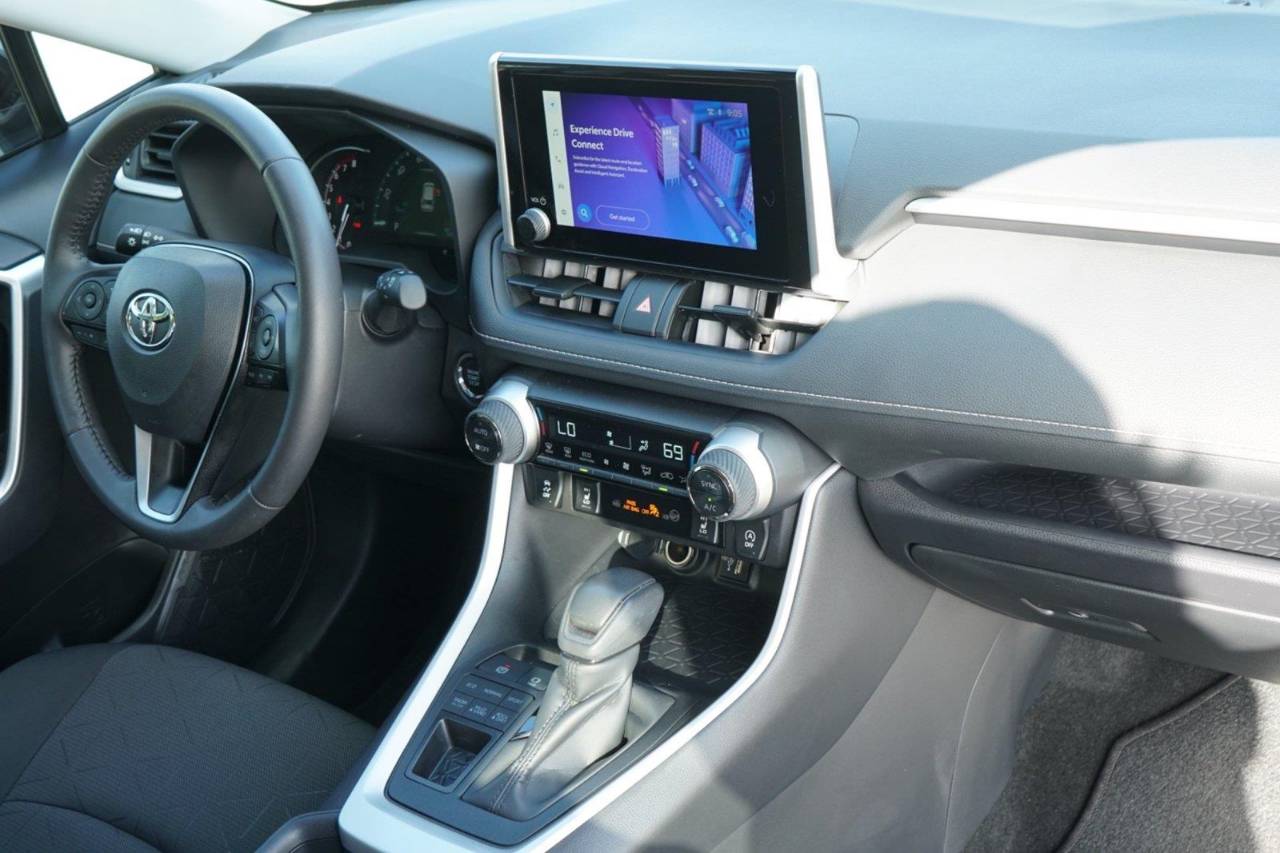 Certified Used 2025 Toyota RAV4 XLE, photo 28