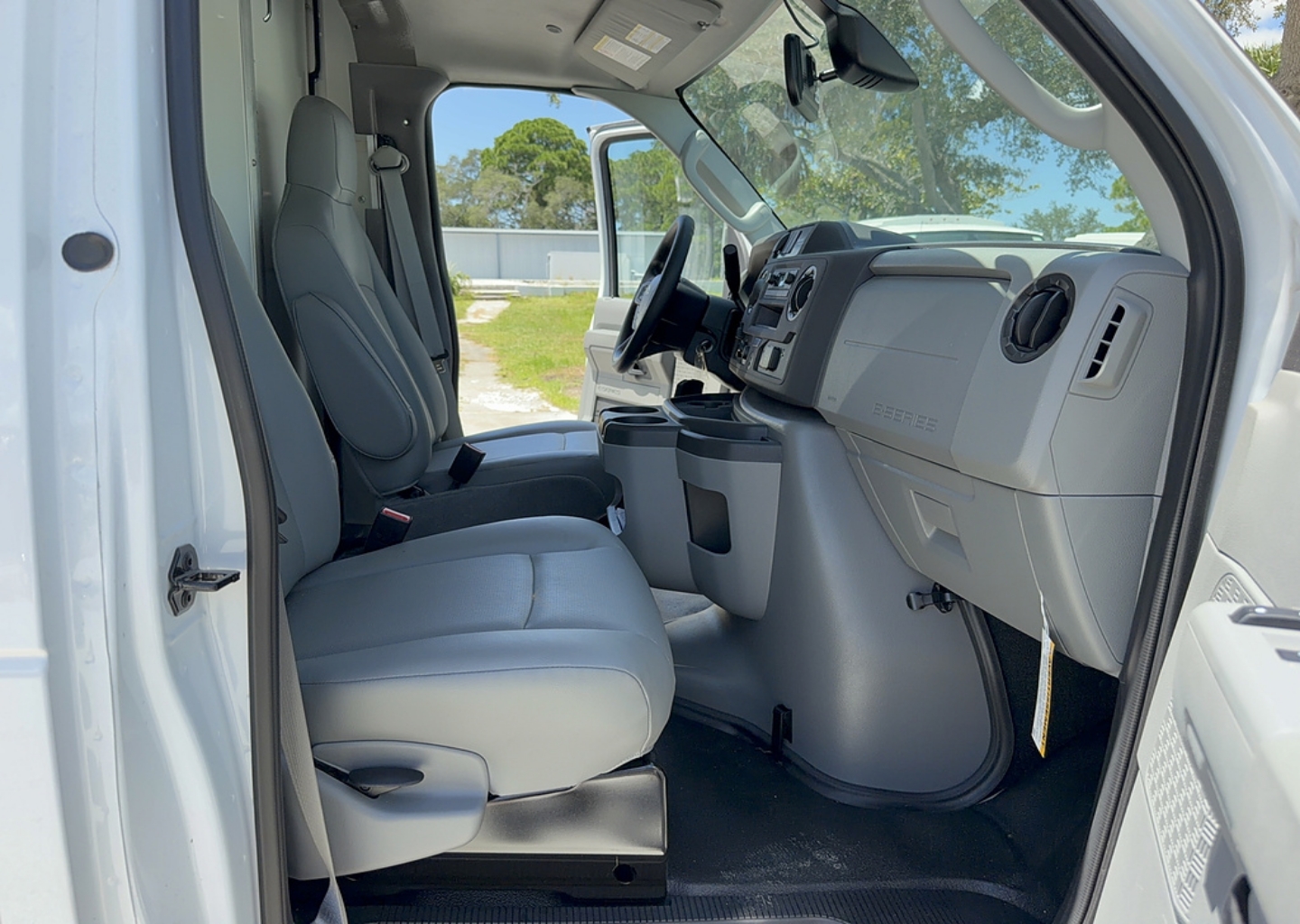 2026 Ford E-Series Cutaway Base - Photo 20