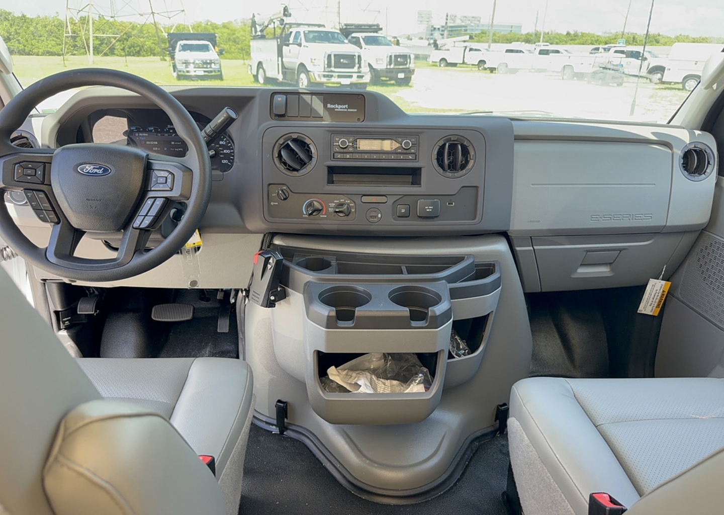 2026 Ford E-Series Cutaway Base - Photo 33