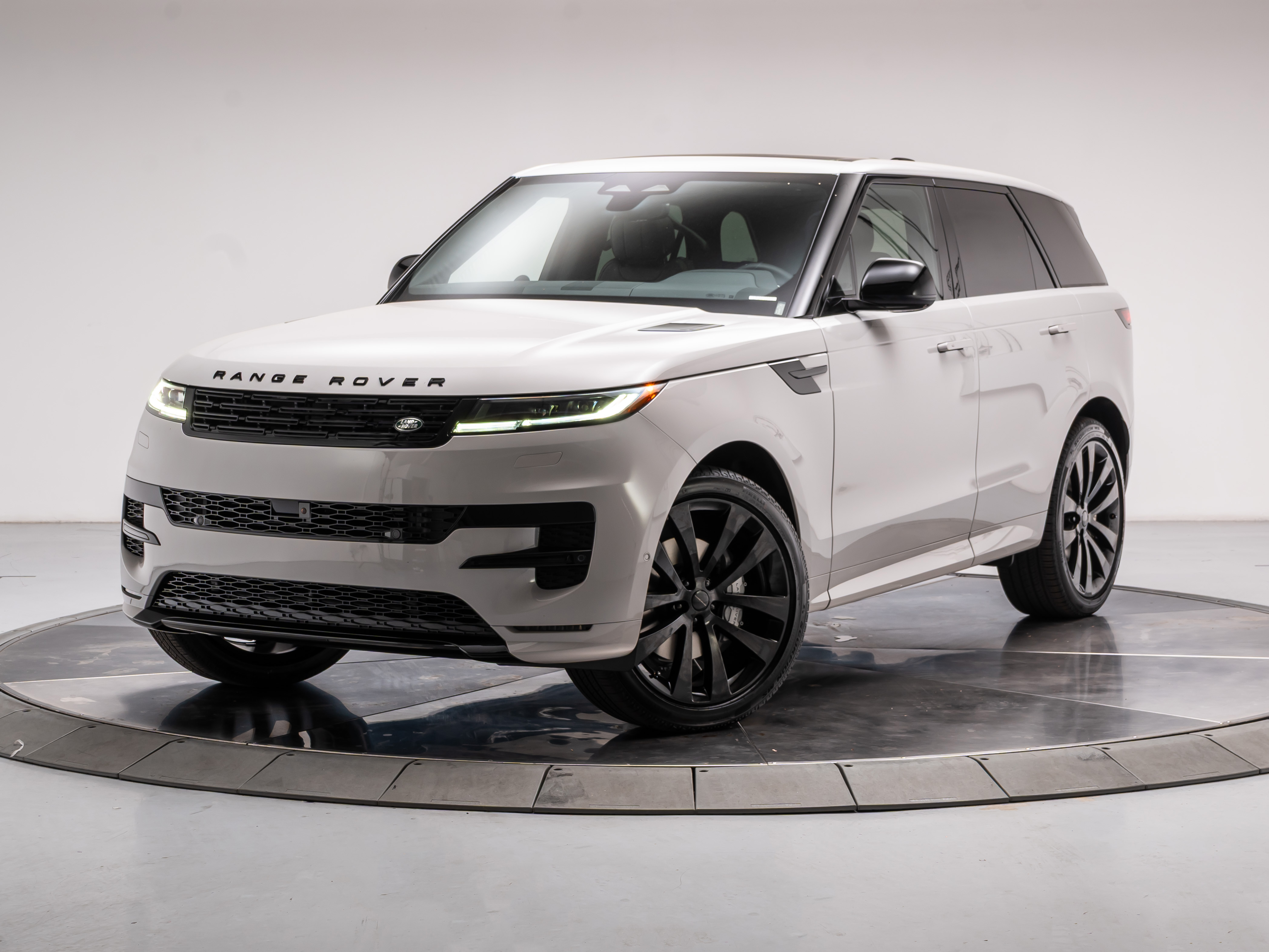 New 2026 Land Rover Range Rover Sport P400 Dynamic SE