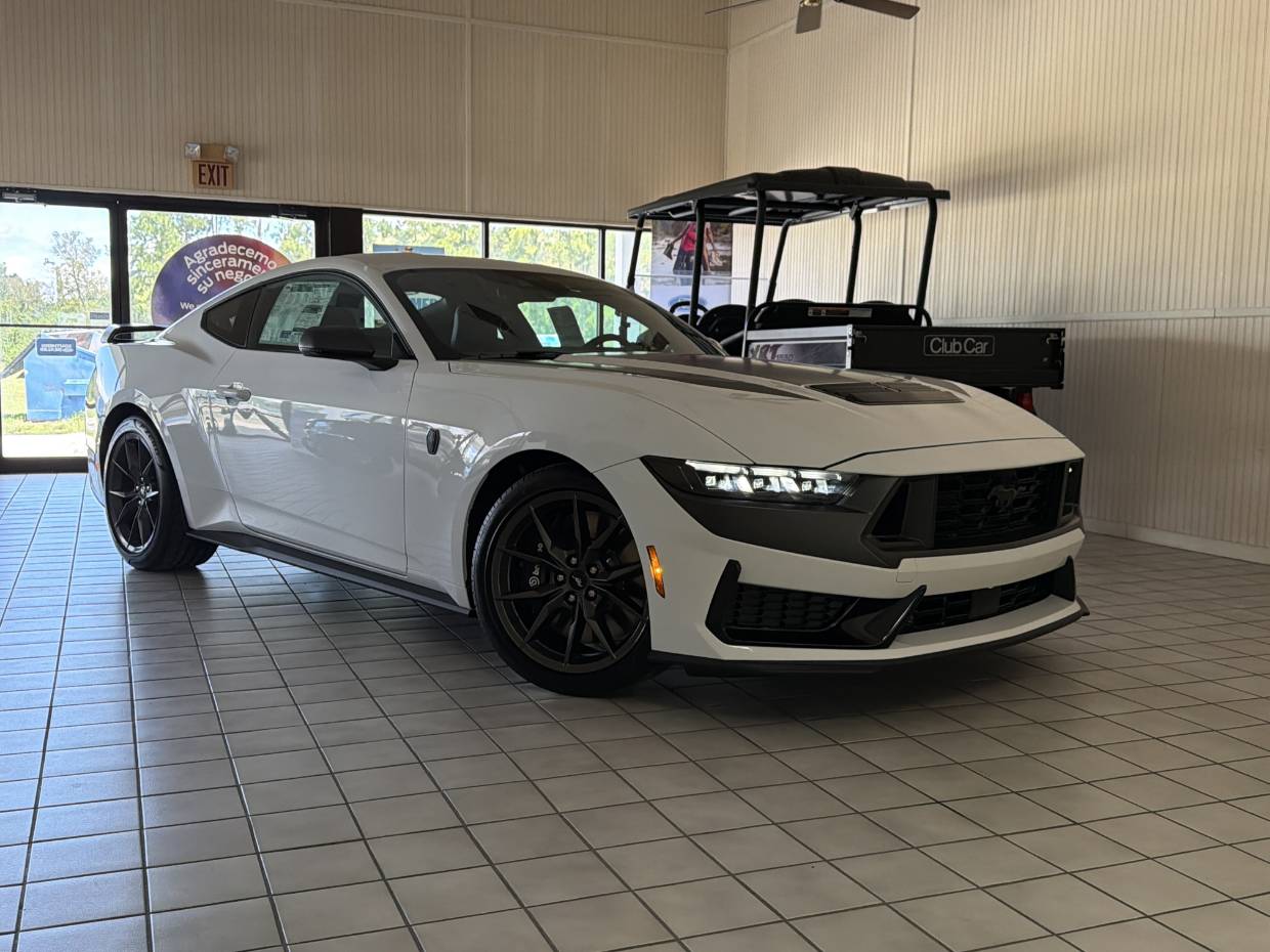 2026 Ford Mustang Dark Horse