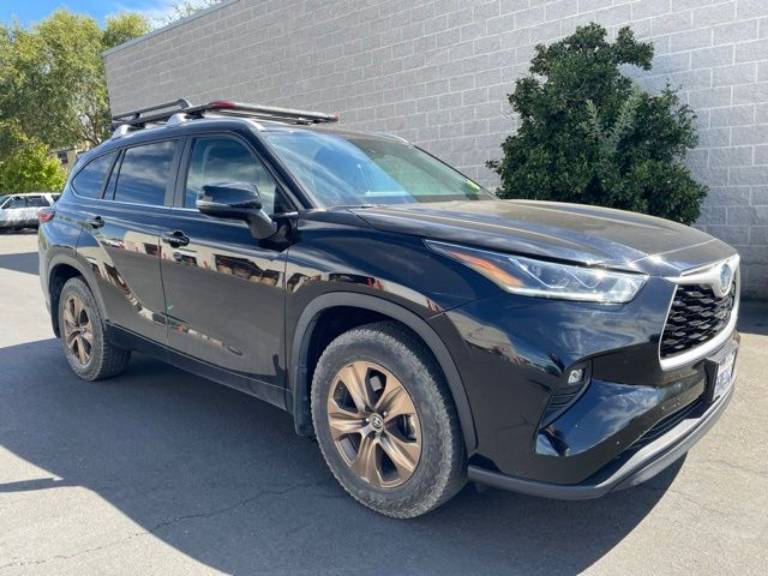 2023 Toyota Highlander Hybrid Bronze Edition