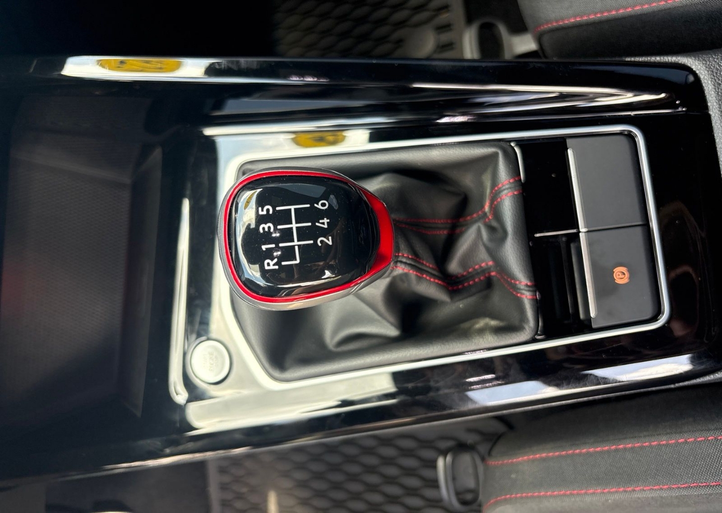 2023 Volkswagen Golf GTI 21