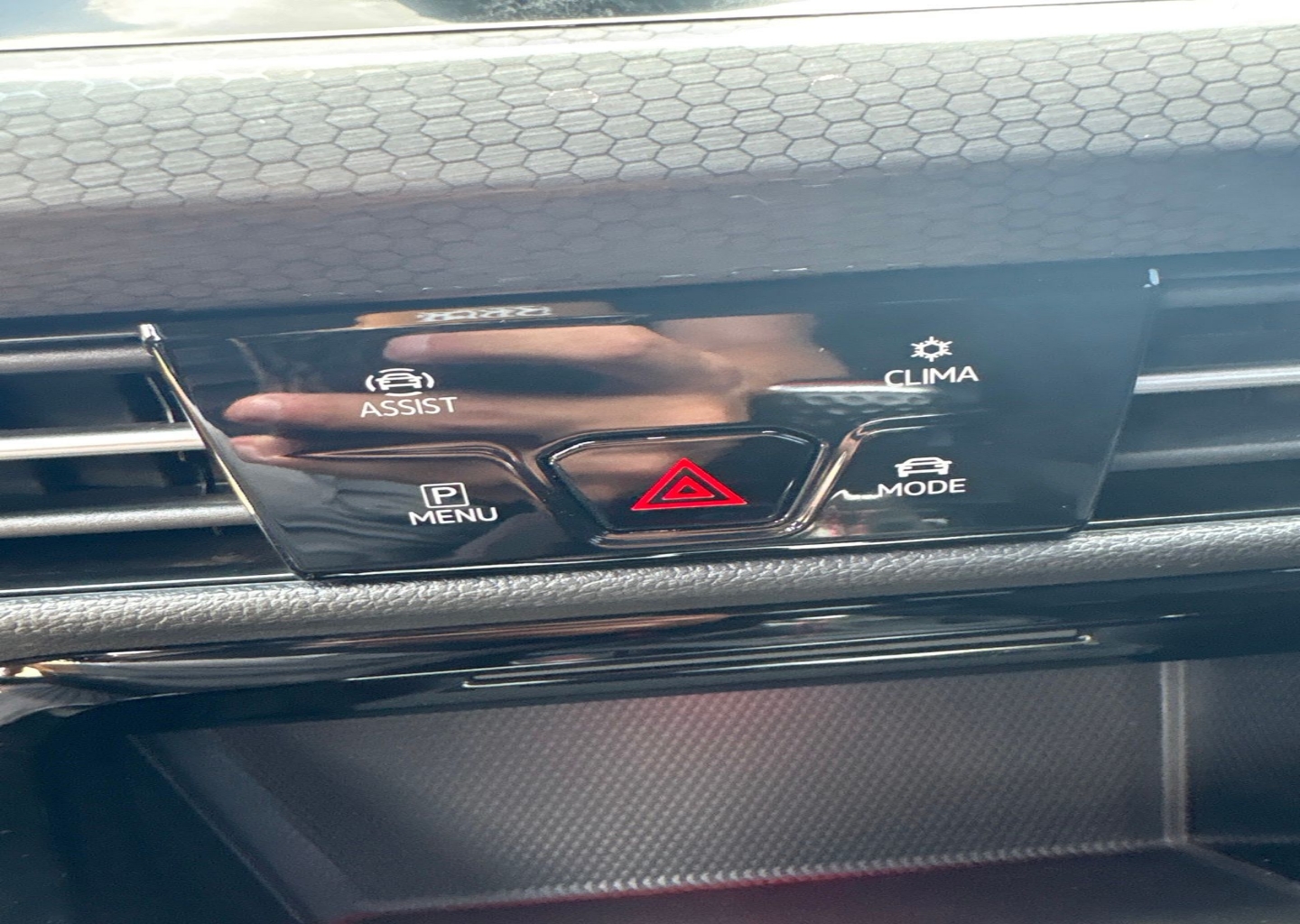 2023 Volkswagen Golf GTI 23