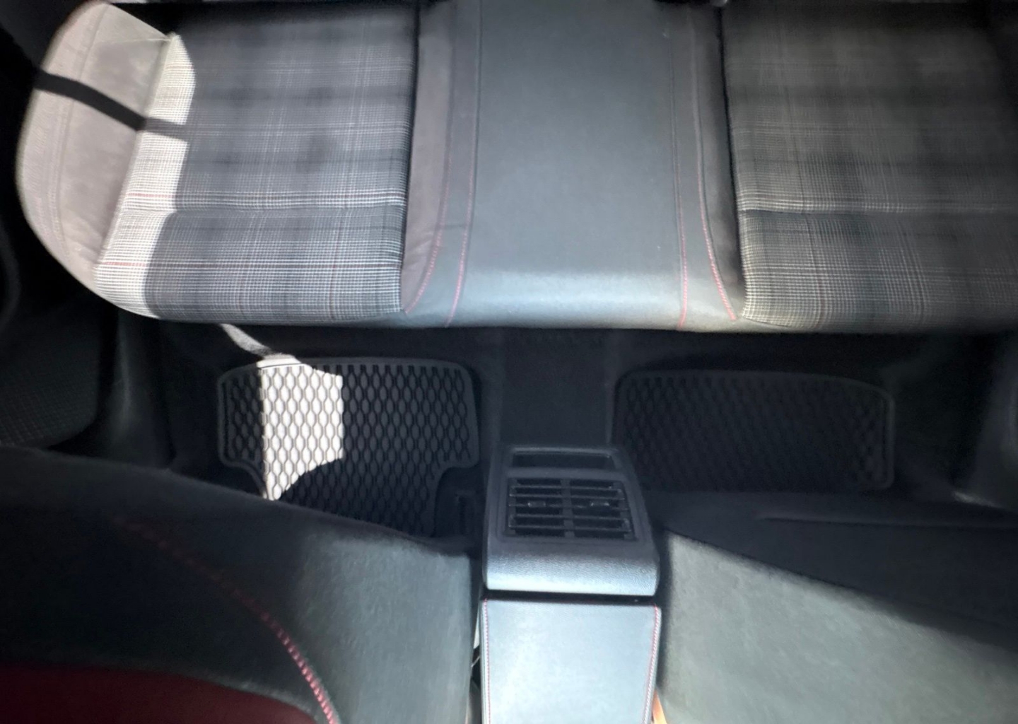2023 Volkswagen Golf GTI 29