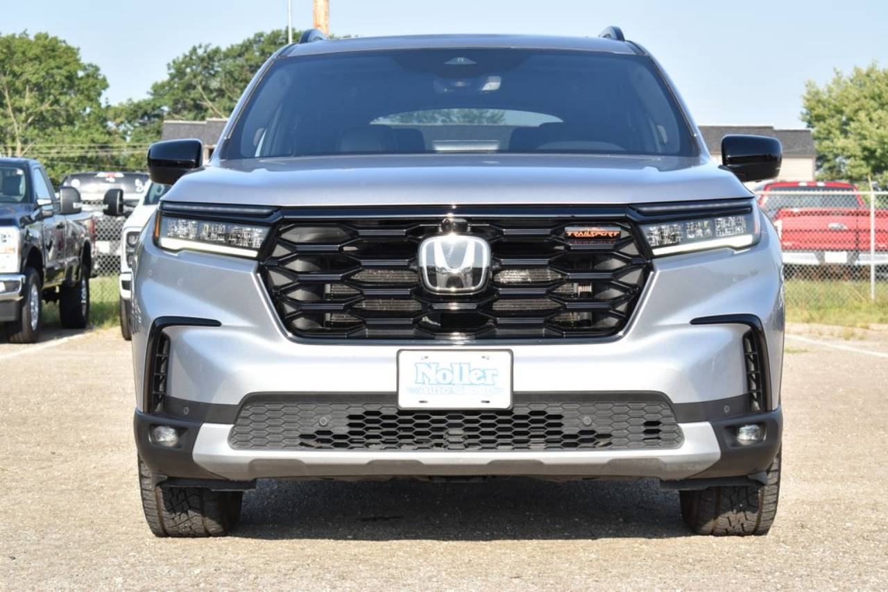 Certified 2025 Honda Pilot TrailSport with VIN 5FNYG1H6XSB020774 for sale in Kansas City