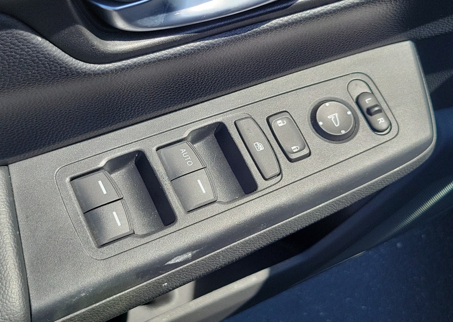 2023 Honda CR-V LX - Photo 21