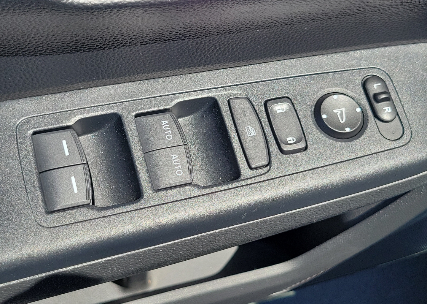 2024 Honda CR-V EX - Photo 22