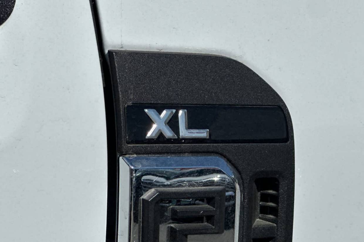 2025 Ford F-550 Super Duty Chassis Cab XL - Photo 7