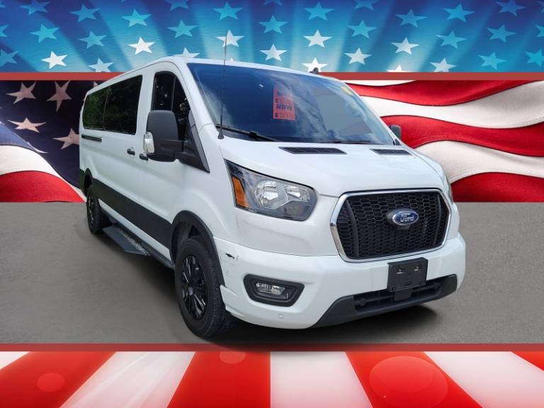 2023 Ford Transit Passenger Wagon XLT