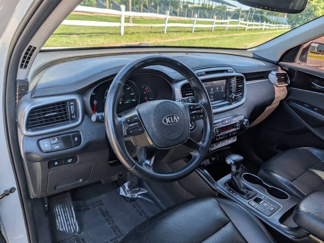 2019 Kia Sorento EX - Photo 20