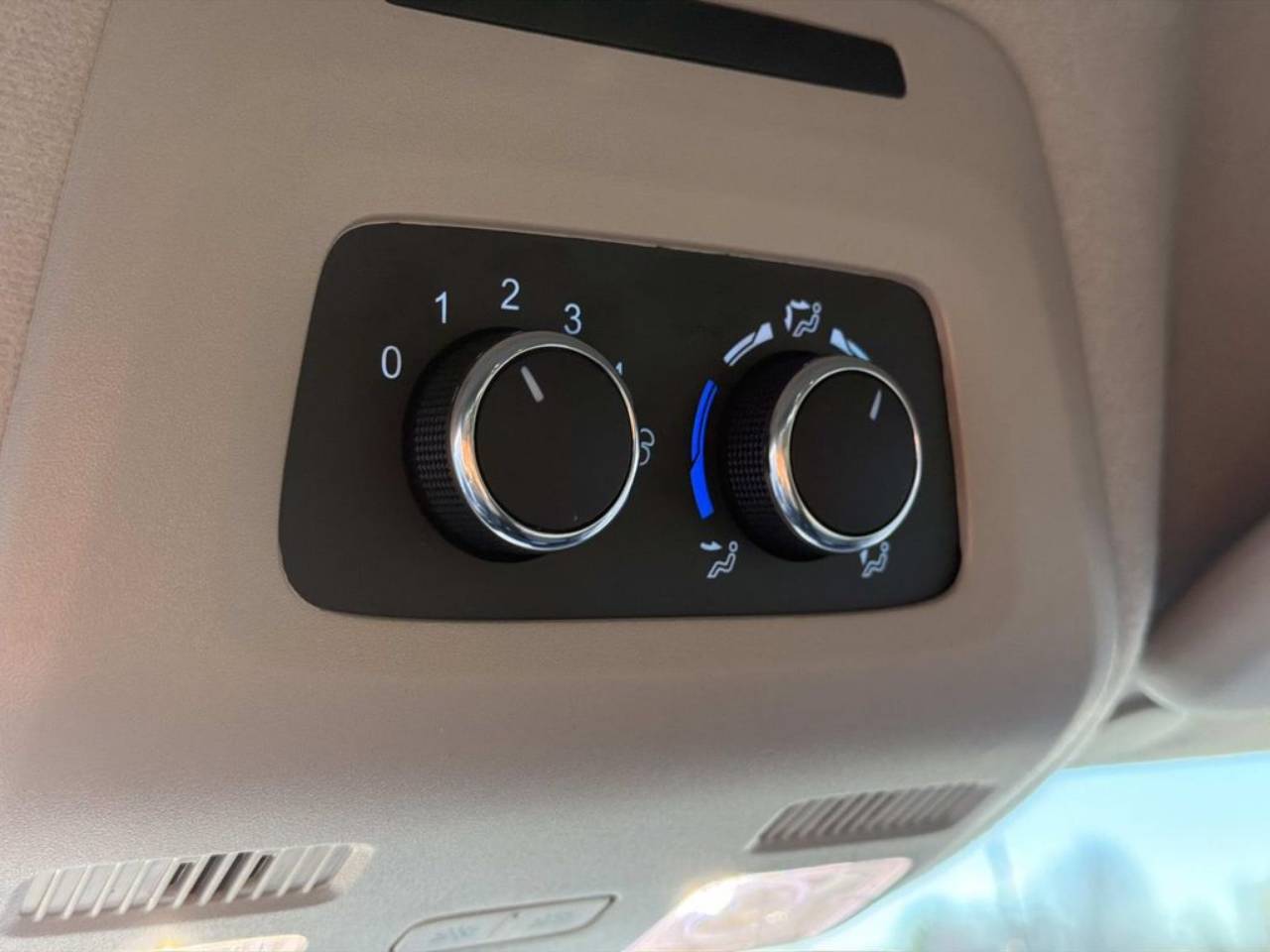 2025 Ford Transit Passenger Van XLT - Photo 20