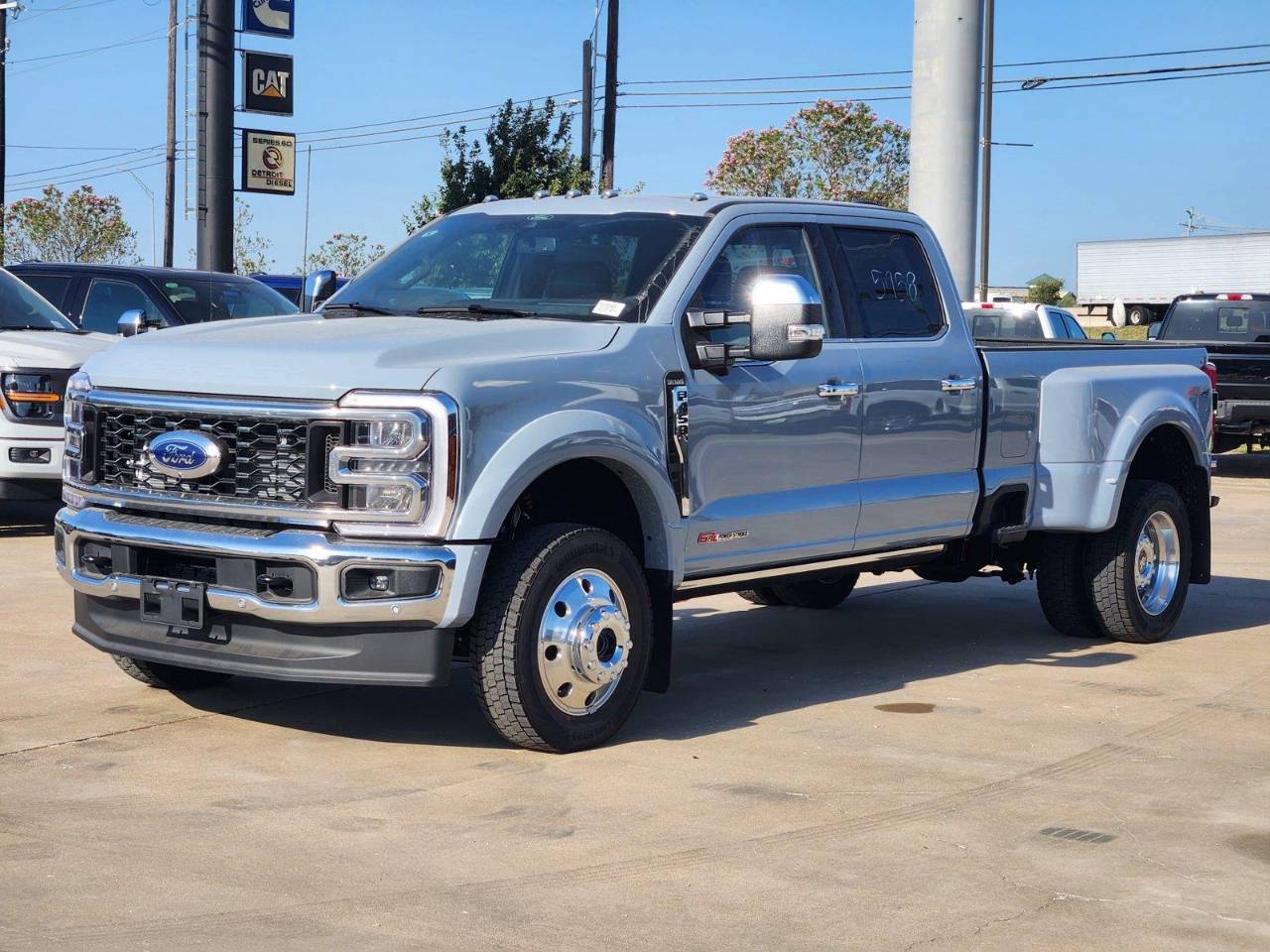New 2026 Ford Super Duty F-450 King Ranch, photo 2