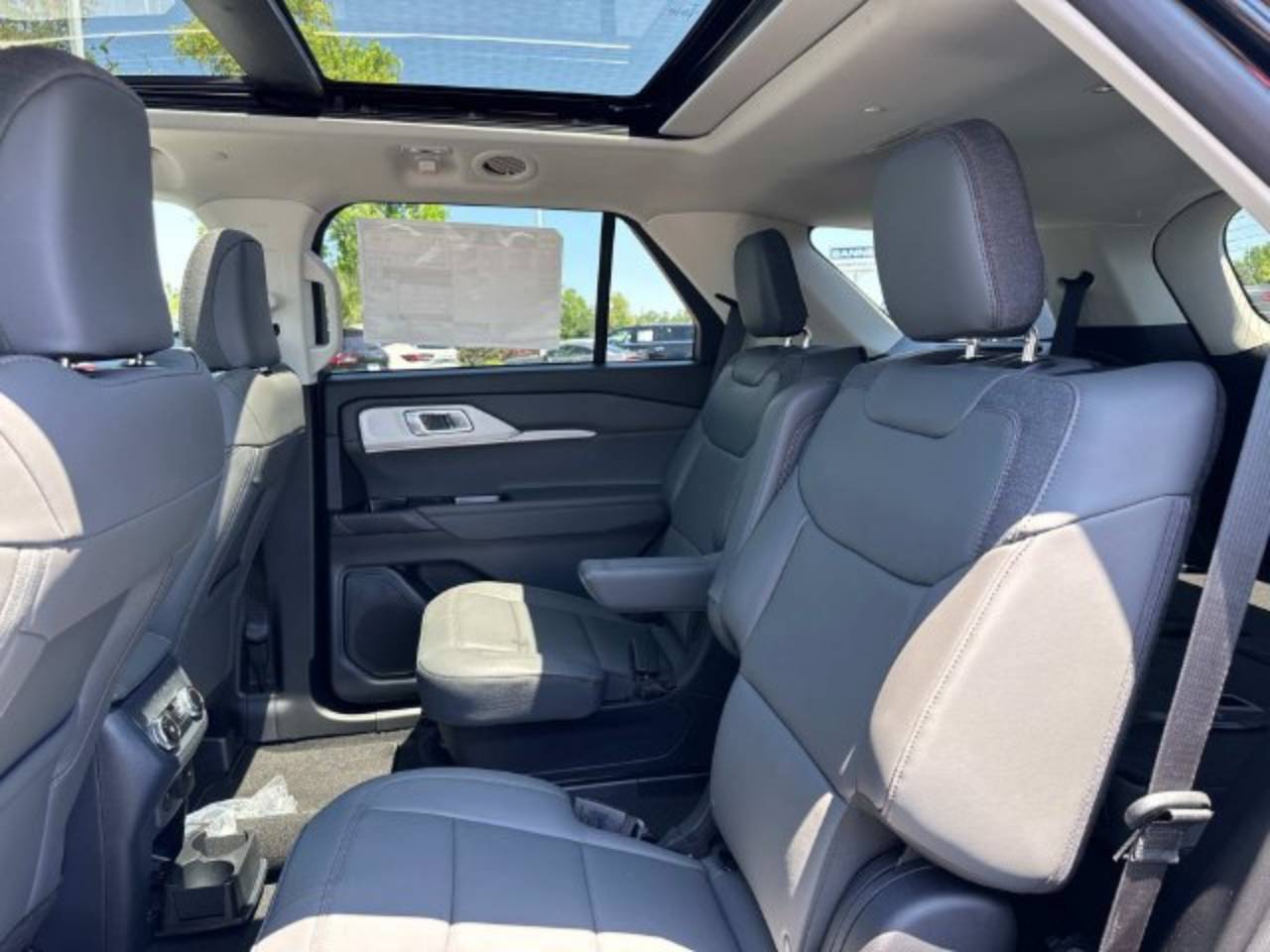 2025 Ford Explorer Active - Photo 8