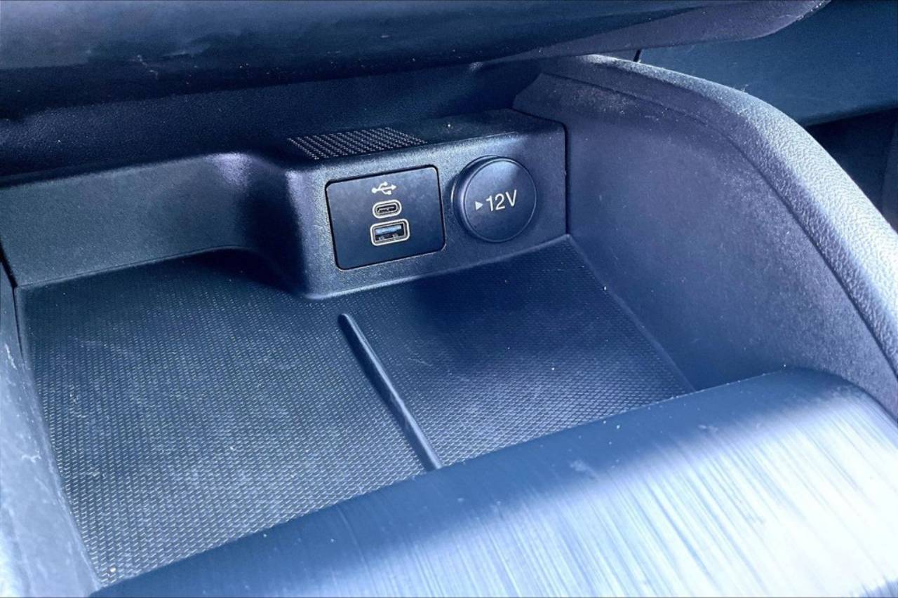 2025 Ford Escape ST-Line Select - Photo 31