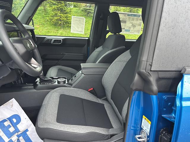 2025 Ford Bronco 4-Door Base - Photo 10