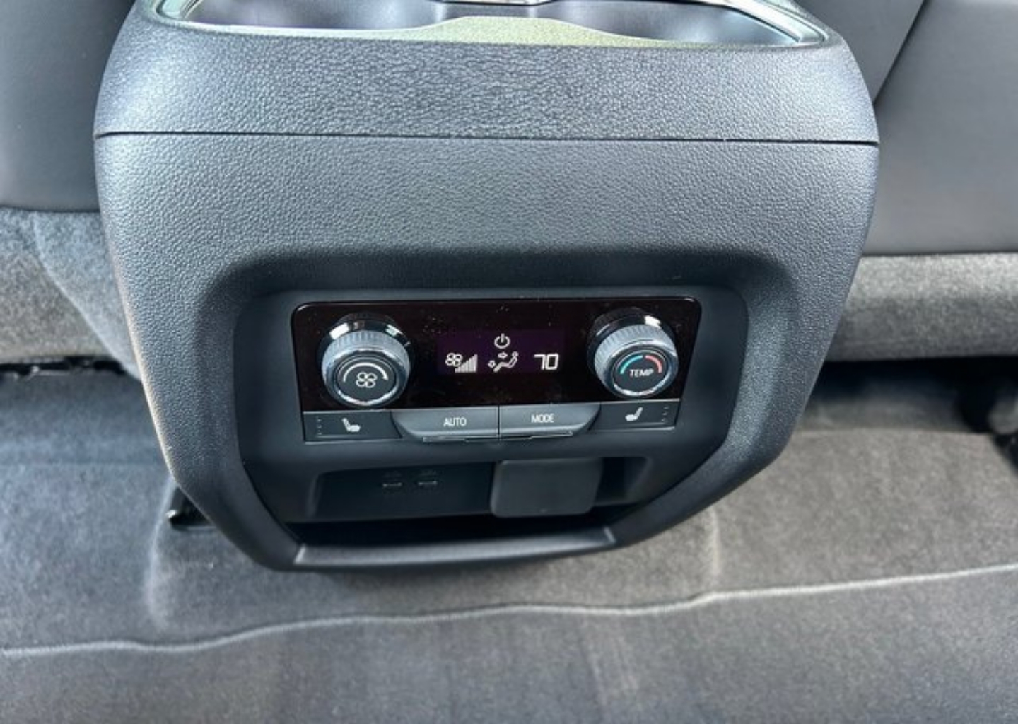 2027 Chevrolet Traverse RS - Photo 42
