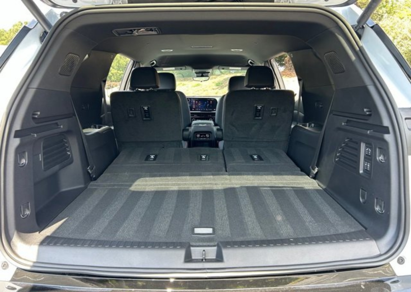 2027 Chevrolet Traverse RS - Photo 44
