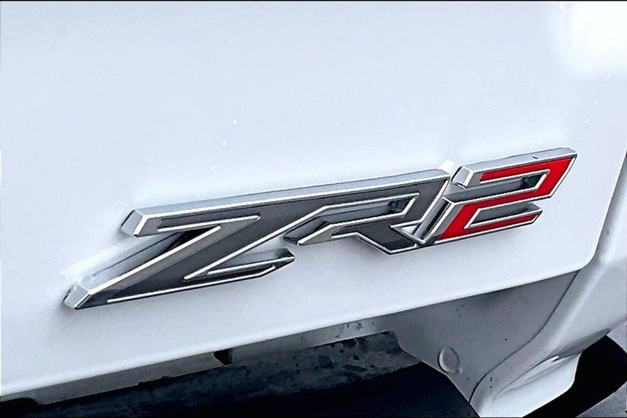 2024 Chevrolet Colorado ZR2 - Photo 8
