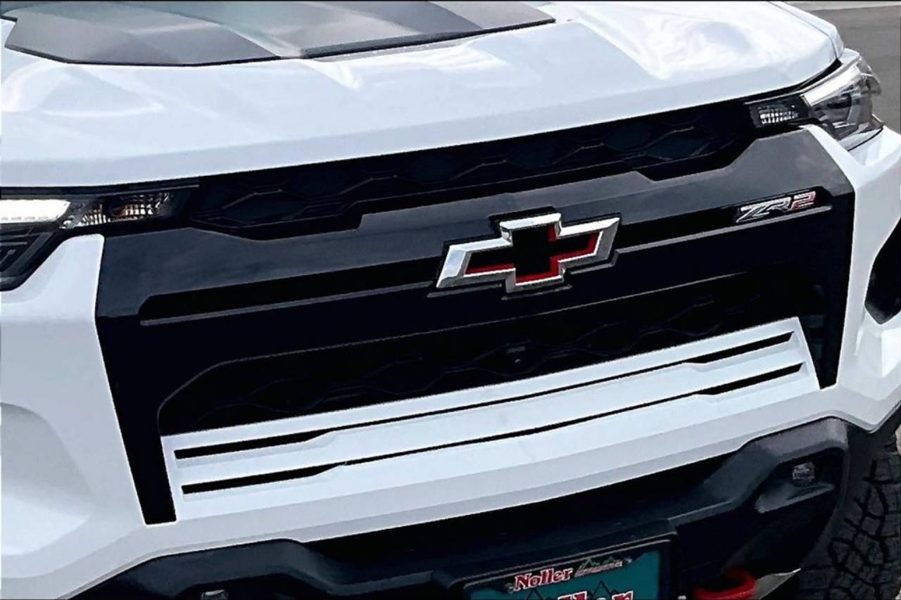 2024 Chevrolet Colorado ZR2 - Photo 29
