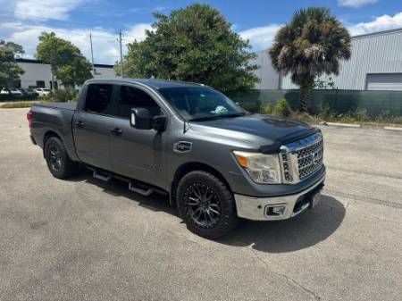 2017 Nissan Titan SV