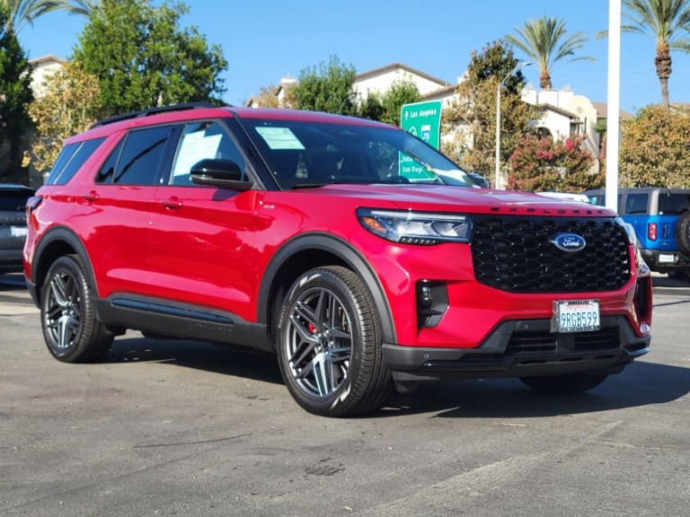 2025 Ford Explorer ST-Line