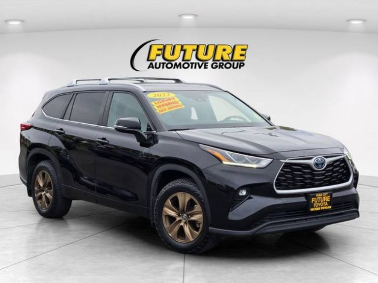 2023 Toyota Highlander Hybrid Bronze Edition