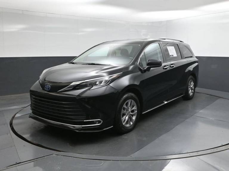 2024 Toyota Sienna XLE