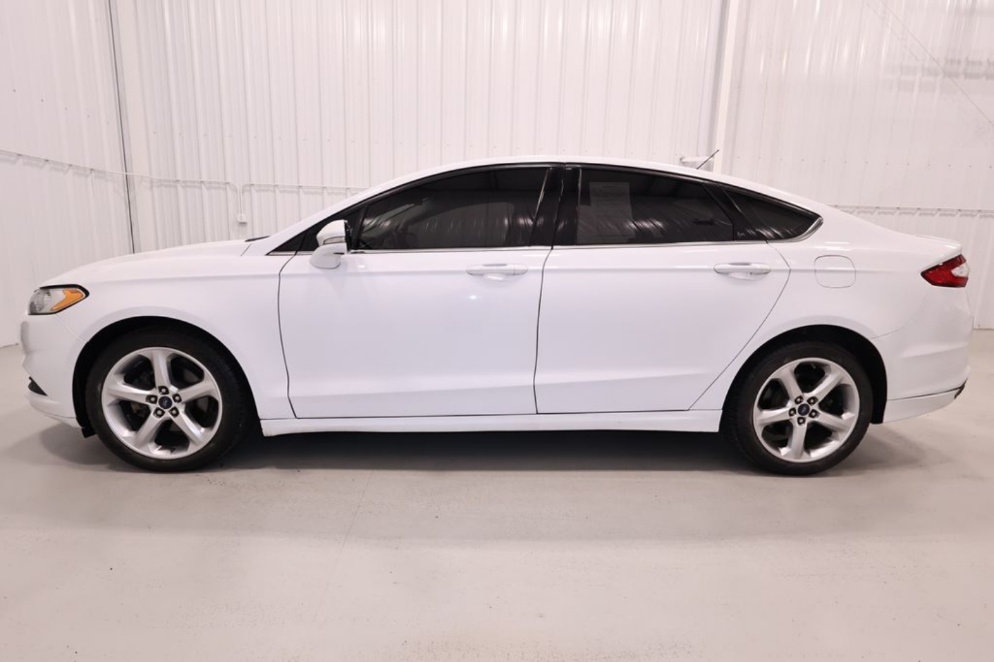 2016 Ford Fusion SE - Photo 6