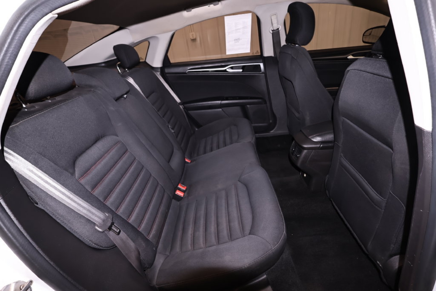 2016 Ford Fusion SE - Photo 16
