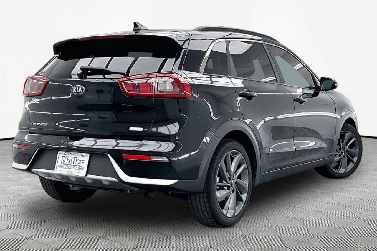 Certified 2017 Kia Niro EX with VIN KNDCC3LC0H5071001 for sale in Topeka, KS