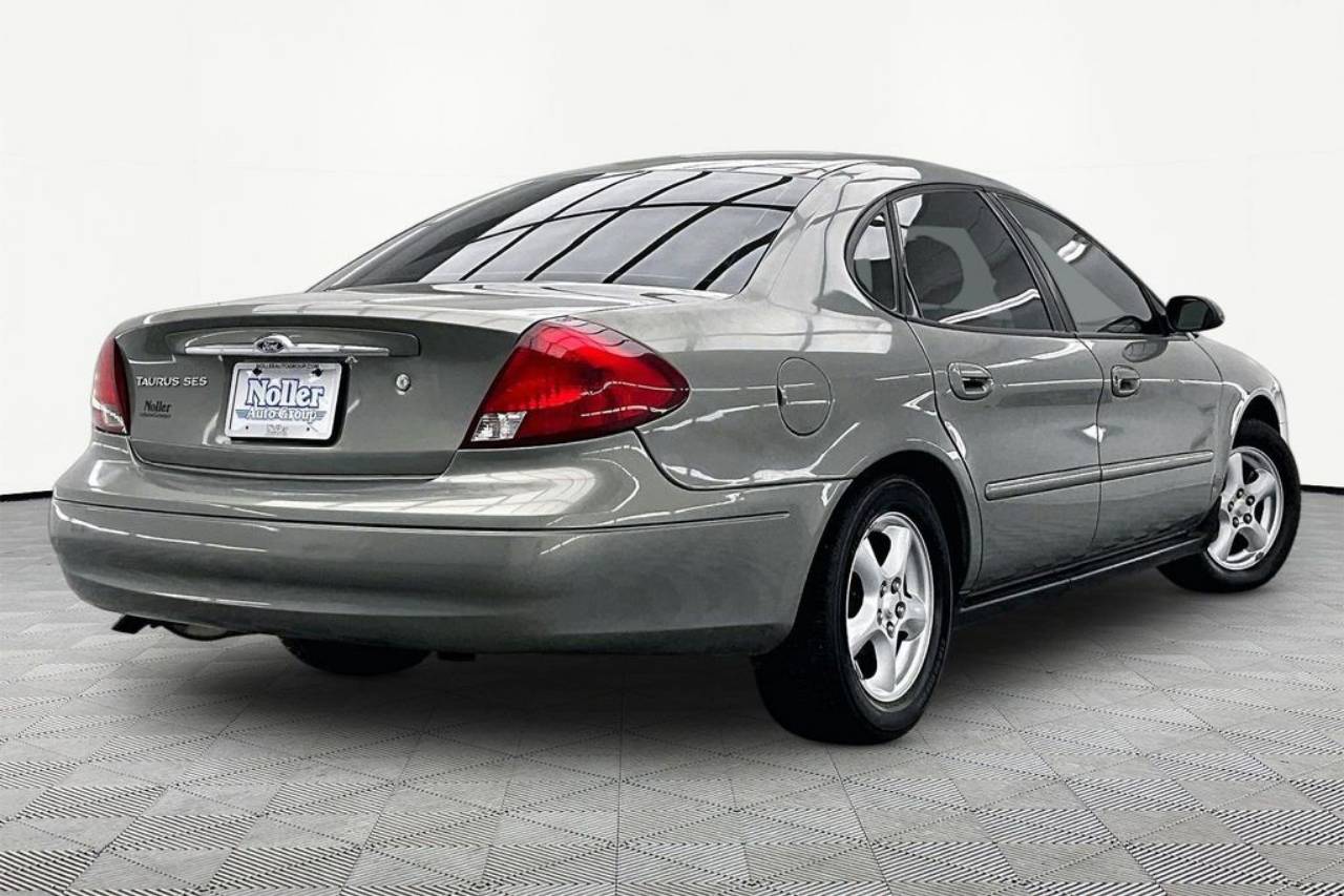 Used 2003 Ford Taurus SES with VIN 1FAFP55213G168647 for sale in Topeka, KS