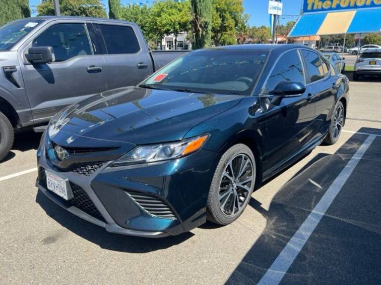2020 Toyota Camry SE