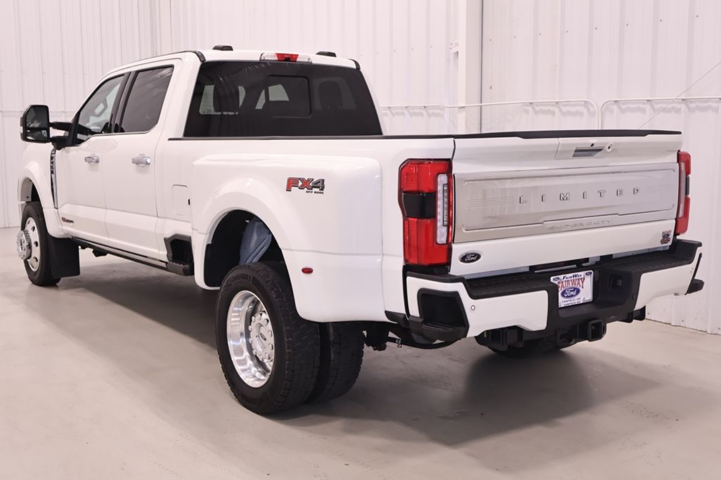 2024 Ford F-450 Super Duty Limited - Photo 8