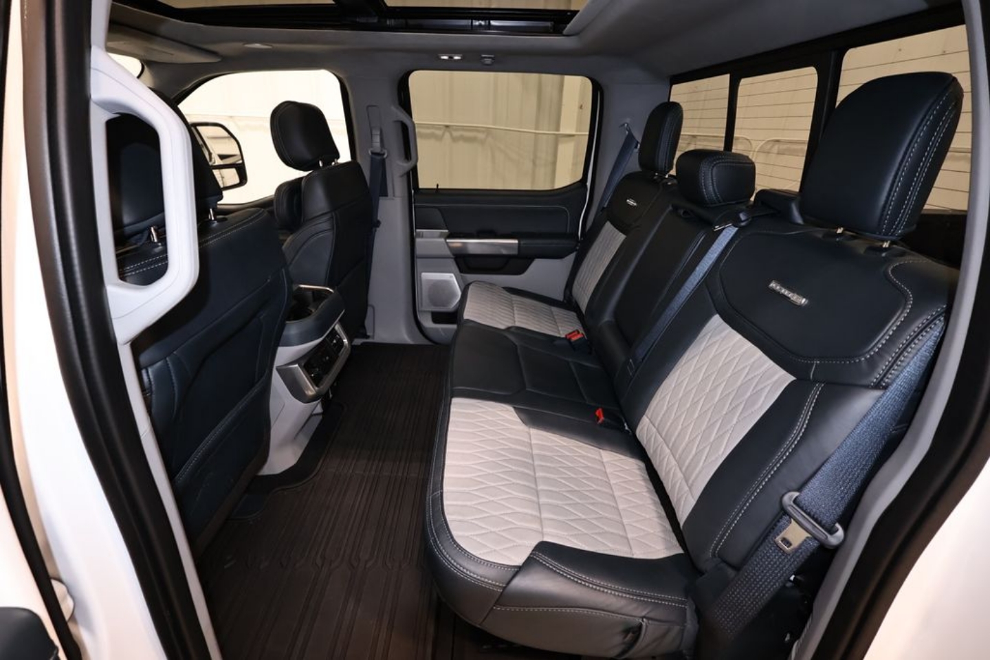2024 Ford F-450 Super Duty Limited - Photo 16