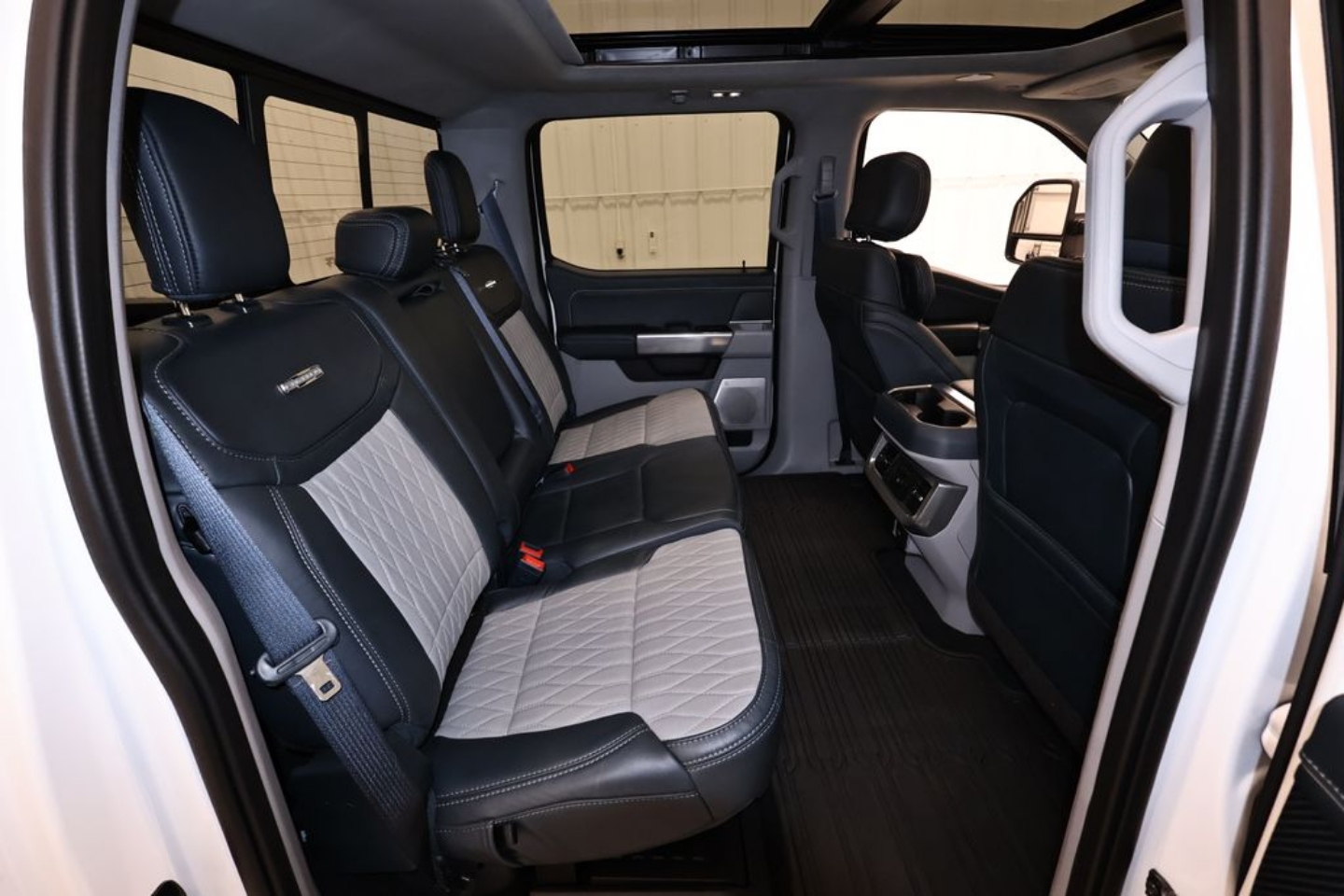 2024 Ford F-450 Super Duty Limited - Photo 18