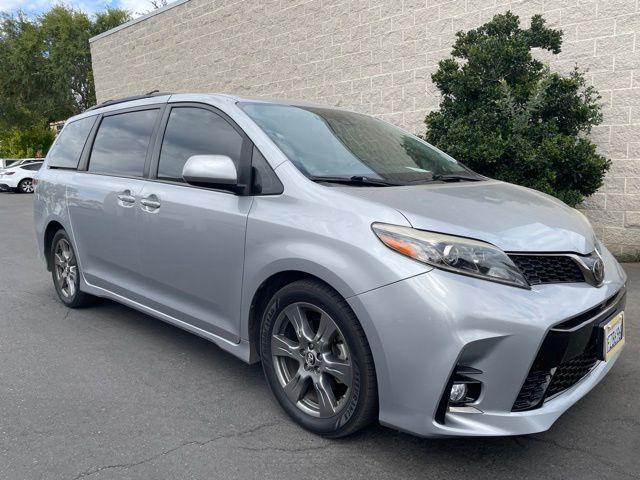 2018 Toyota Sienna SE Premium