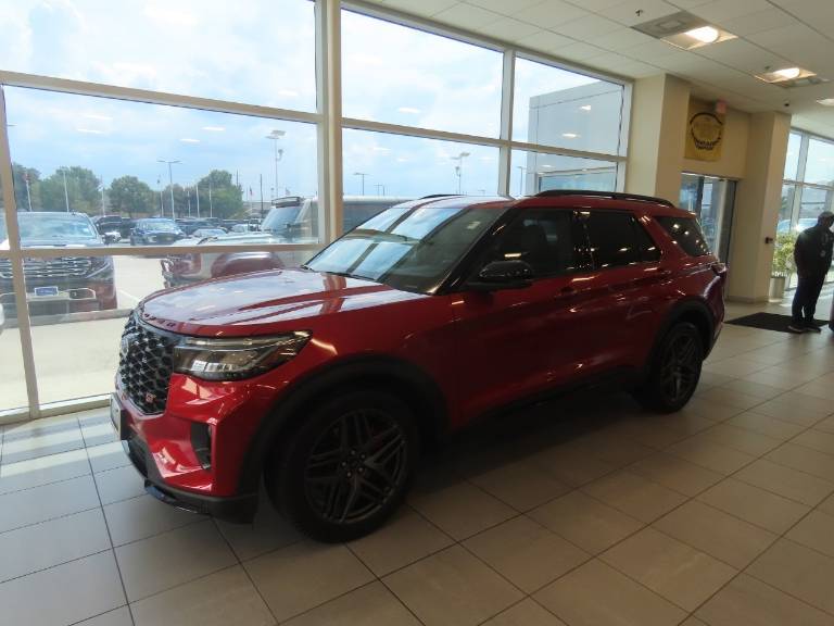 2025 Ford Explorer ST 4WD