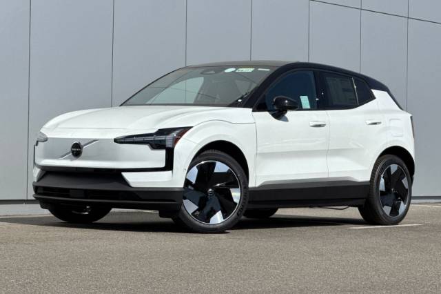 2026 Volvo EX30 Twin Motor Performance Ultra