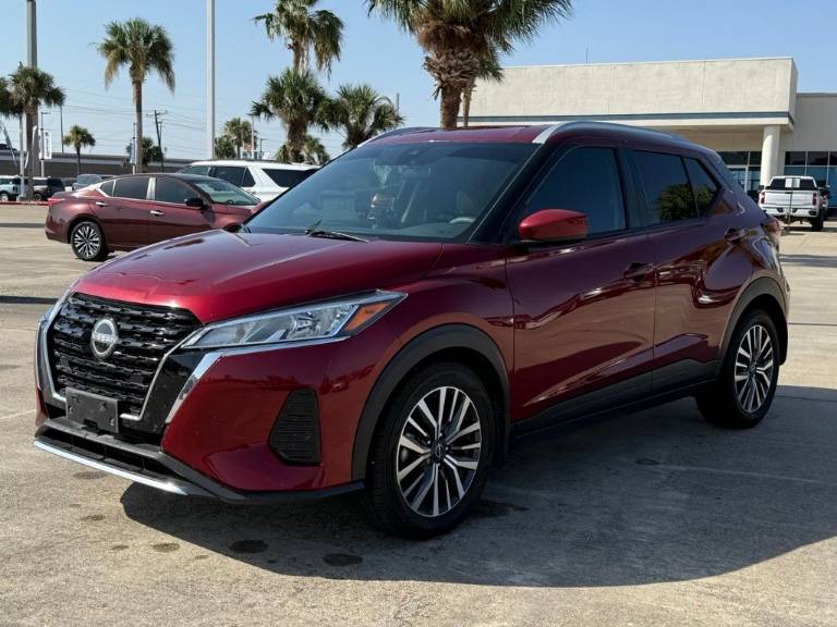 2022 Nissan Kicks SV