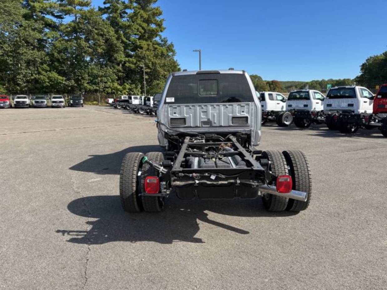 2026 Ford F-550 Super Duty Chassis Cab XL - Photo 6