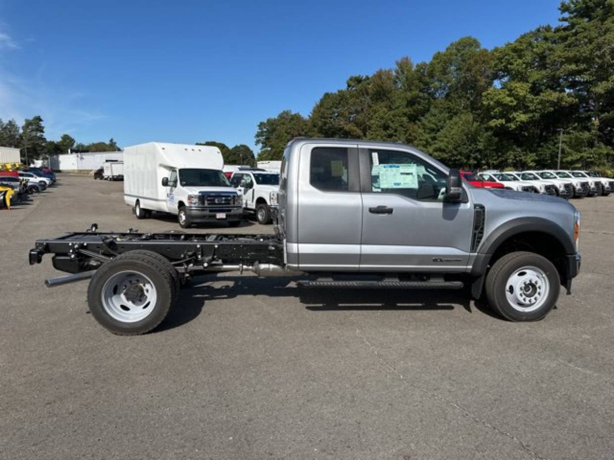 2026 Ford F-550 Super Duty Chassis Cab XL - Photo 8