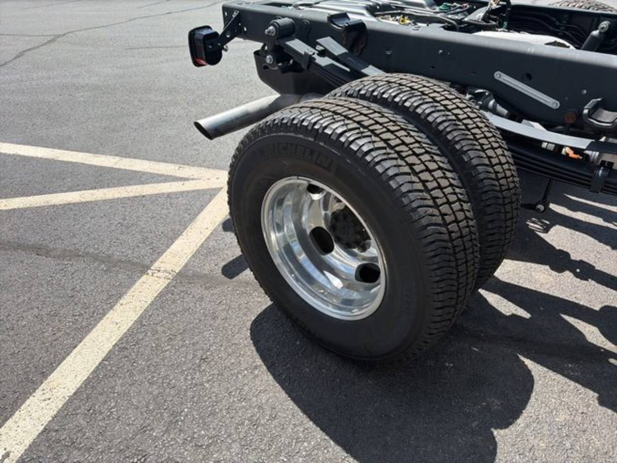 2026 Ford F-350 Super Duty Chassis Cab XL - Photo 11