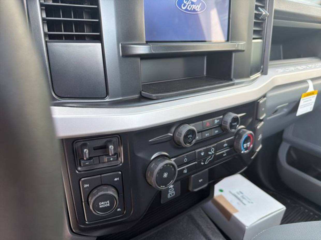 2026 Ford F-350 Super Duty Chassis Cab XL - Photo 19