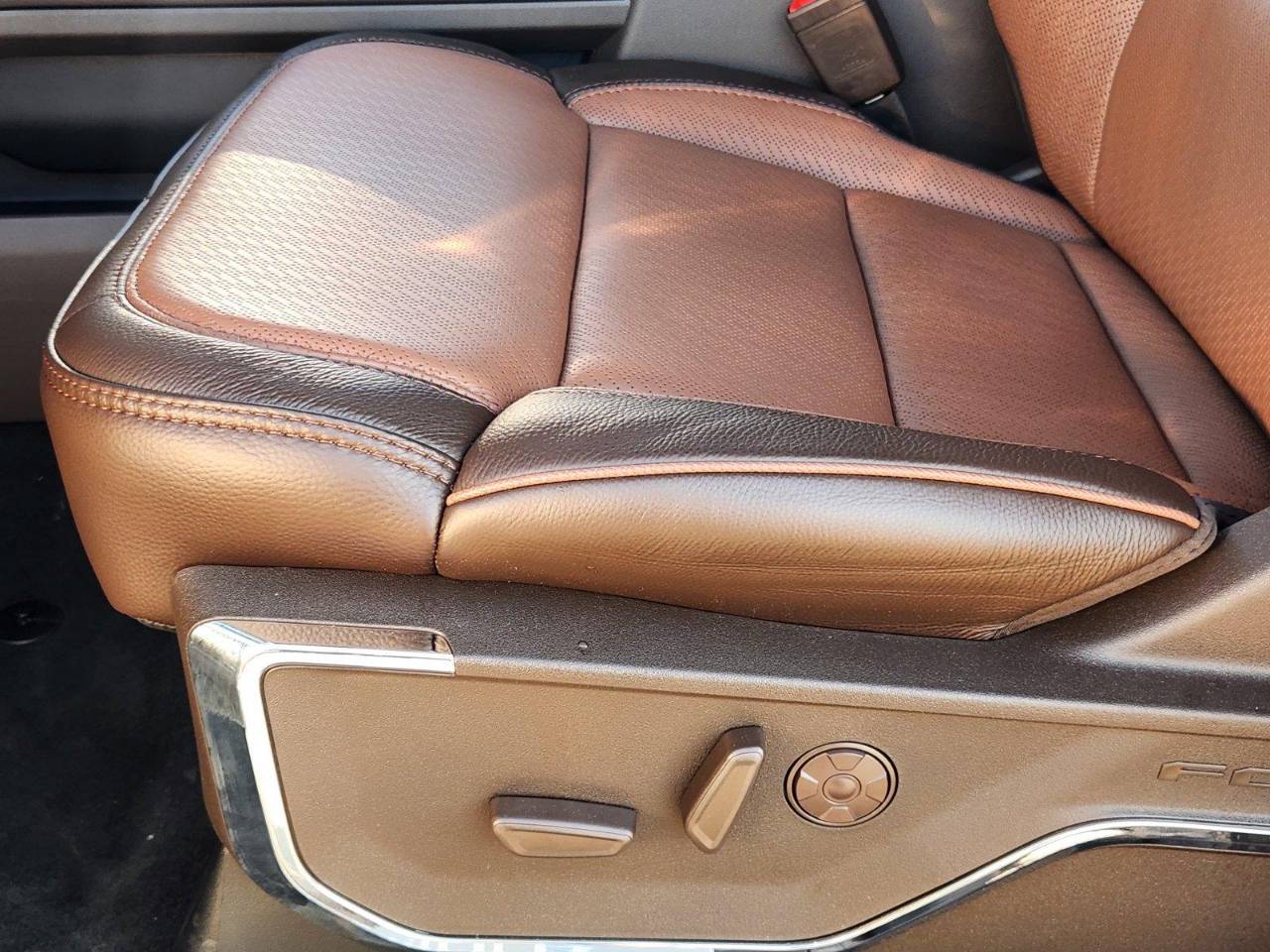 New 2026 Ford Super Duty F-450 DRW King Ranch, photo 17