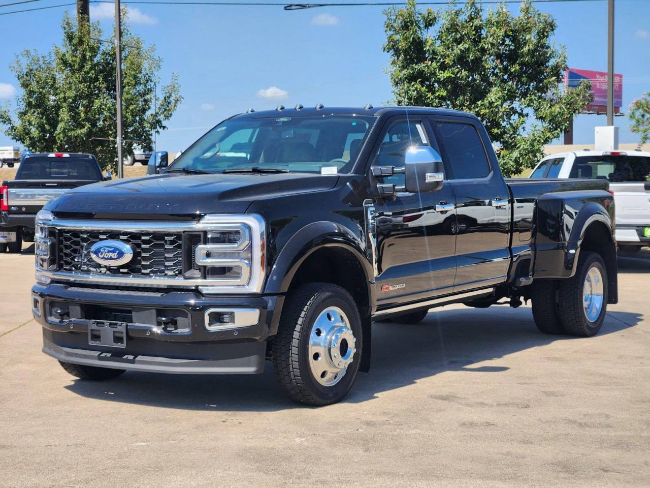 New 2026 Ford Super Duty F-450 DRW Platinum, photo 2