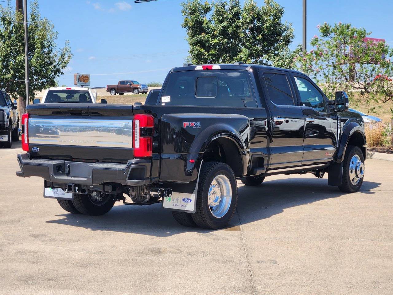 New 2026 Ford Super Duty F-450 DRW Platinum, photo 3