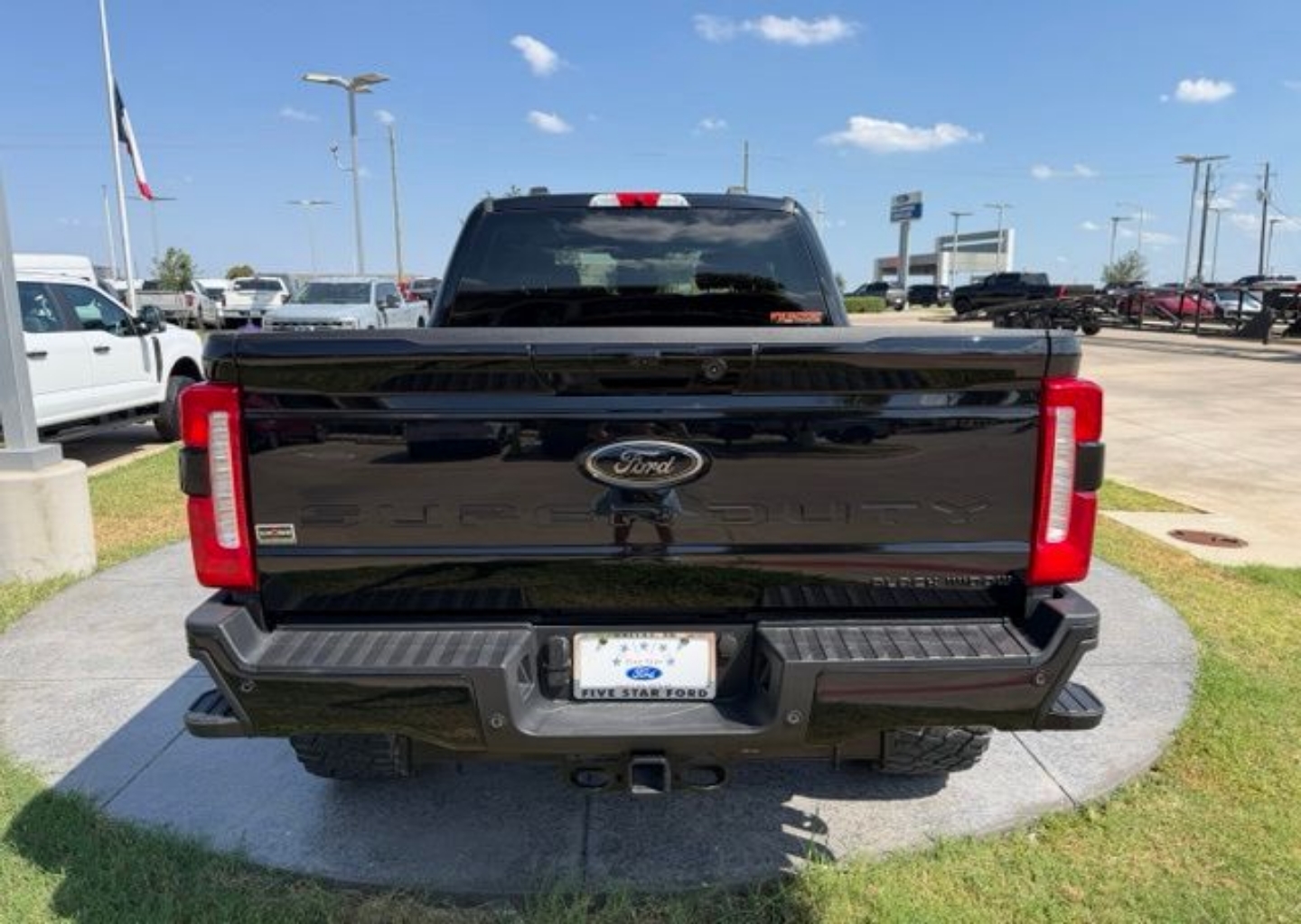 2026 Ford F-250 Super Duty XLT - Photo 6